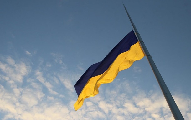 У Києві пошкоджено найбільший прапор України