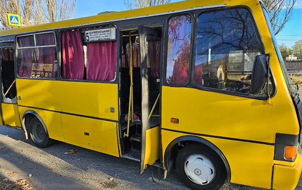 Росіяни обстріляли автобус з пасажирами у Херсоні
