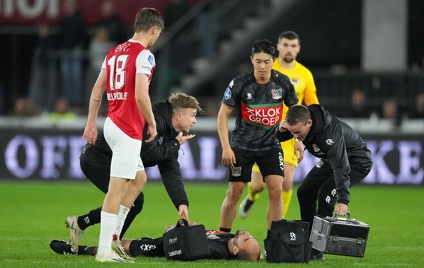Известный футболист потерял сознание во время матча
