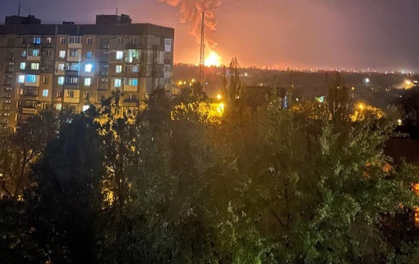 У Донецьку спалахнув склад з пальним - соцмережі