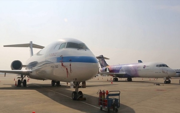 У Китаї перетворюють пасажирські літаки на вантажні