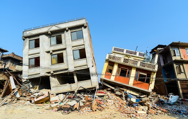Землетрус у Непалі: основні завали ще не розбирали, а вже понад 150 жертв