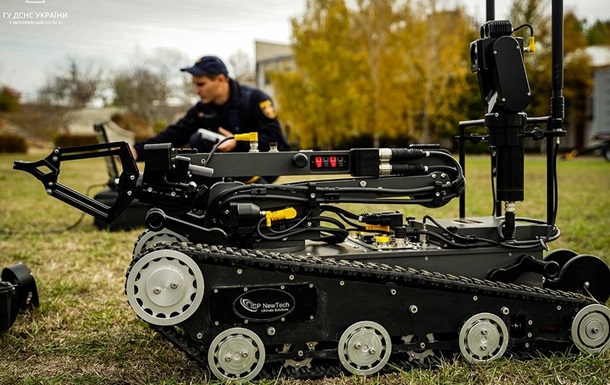 Канада передала Україні шість роботів для дистанційного розмінування