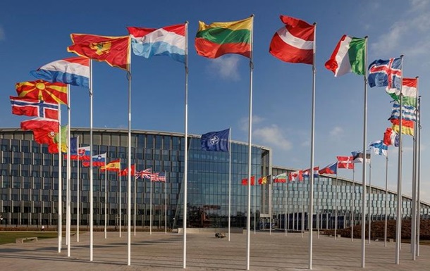 НАТО зупинив участь у договорі, з якого вийшла РФ