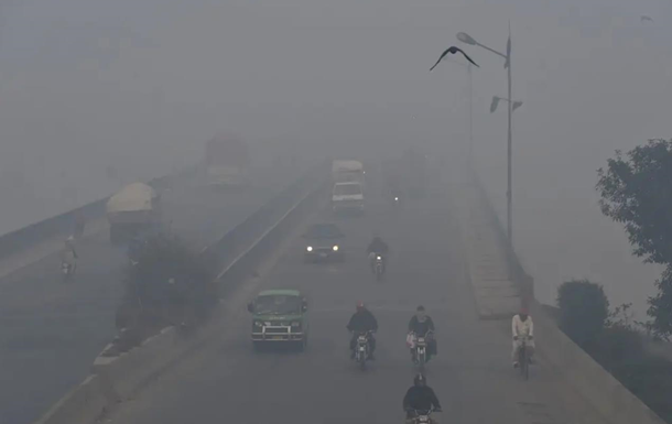 У Пакистані через брудне повітря захворіли тисячі людей - ЗМІ