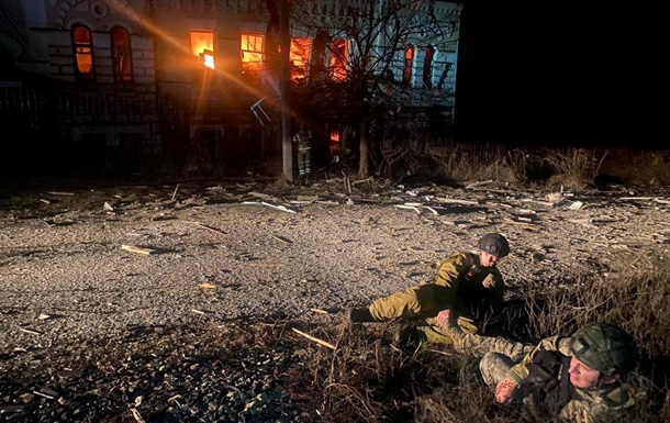 Внаслідок атаки дронів постраждали двоє поліцейських у Куп янську