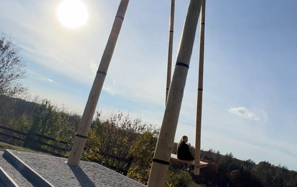 На Киевщине установили самые высокие качели в Украине