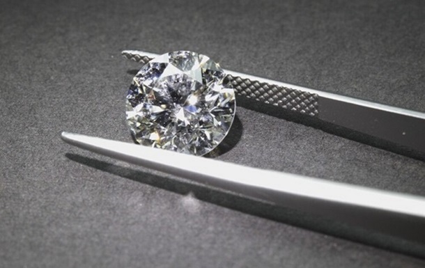 ЄС планує заборонити російські алмази з початку 2024 року - ЗМІ