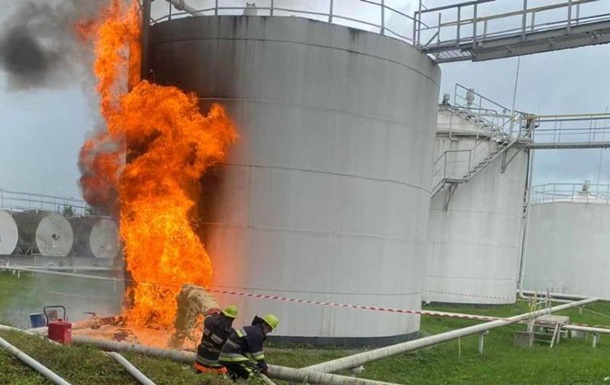 На Одещині внаслідок обстрілу пошкоджено нафтобазу
