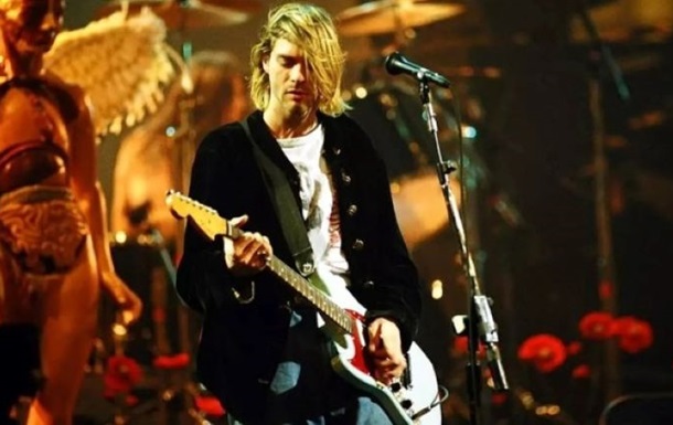 Гітару з останнього туру Курта Кобейна продали на аукціоні 