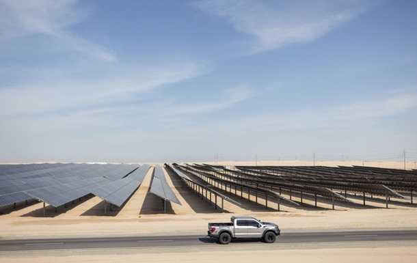 В ОАЕ запрацювала найбільша у світі сонячна електростанція