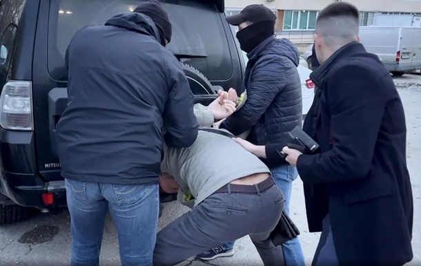 ЗМІ: В Криму затримали чоловіка за  передачу Україні військової техніки 