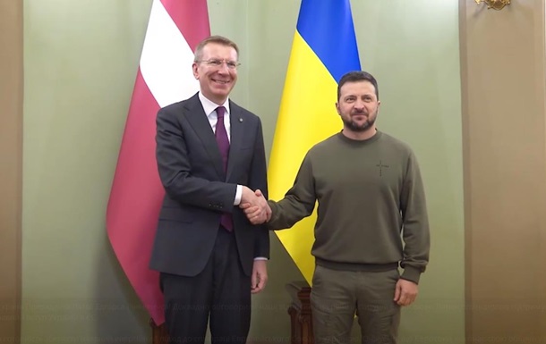 Зеленський зустрівся з президентом Латвії у Києві