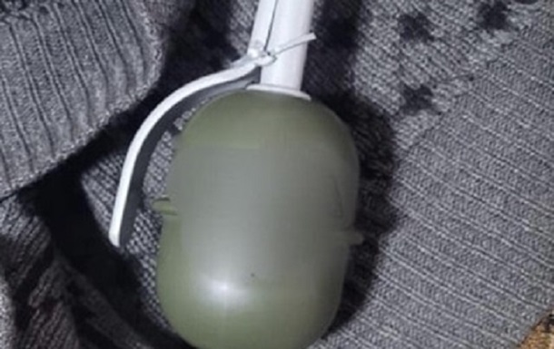 In the Kyiv region, a man threatened to detonate a grenade in a house