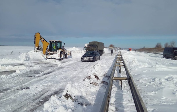 На Одещині зі снігових пасток евакуйовано понад 1900 людей - ОВА