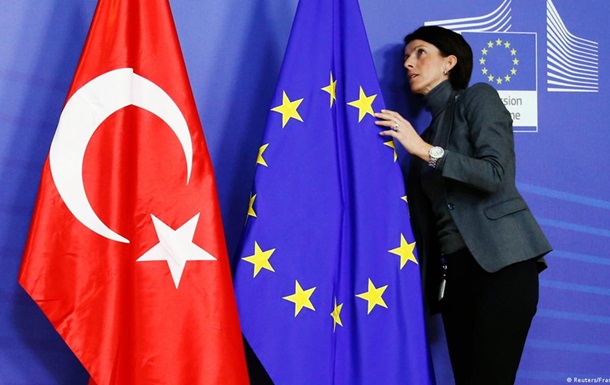 ЄС запропонував Туреччині відновити діалог високого рівня
