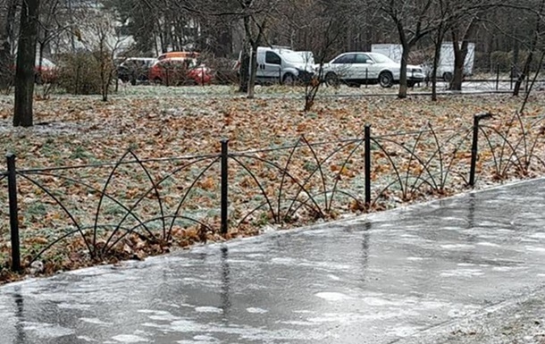 Гололедица в Киеве стала причиной почти двух сотен травм