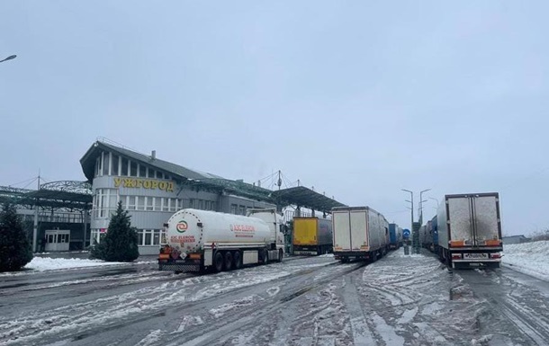 В Словакии начали блокировать грузовики из Украины