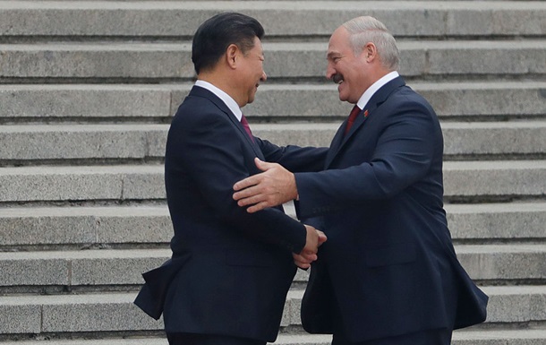 Лукашенко в Китаї: про що зміг домовитись