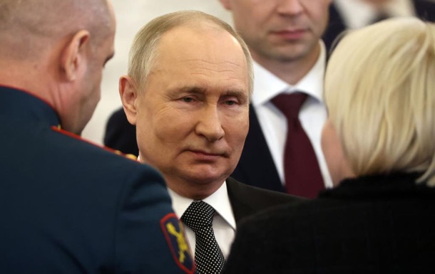 В Кремле назвали  спонтанным  решение Путина пойти на выборы