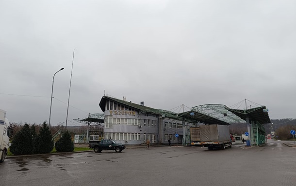 В Словакии возобновили блокировку грузовиков на границе