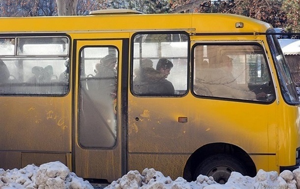 В маршрутках Киева начали использовать безналичную оплату проезда