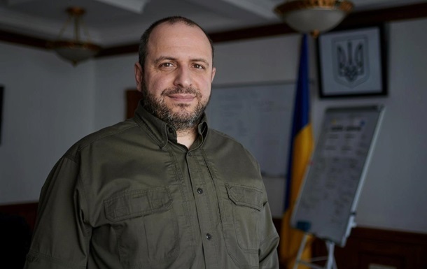 В Україні поширили фейк про сім ю міністра оборони