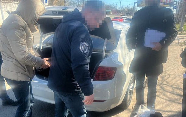 Наживалися на наркоторговцях: судитимуть трьох одеських поліцейських