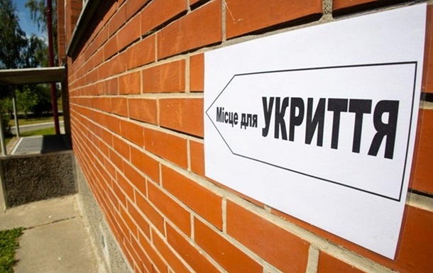 У Києві в шкільному укритті під час тривоги обвалилася стеля