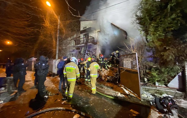 У Львові вибухнув будинок, серед постраждалих діти