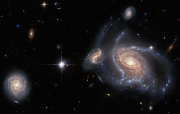 Hubble зафіксував на одному знімку чотири спіральні галактики