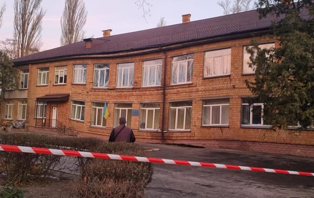 У Києві аварійно просіла будівля дитсадка