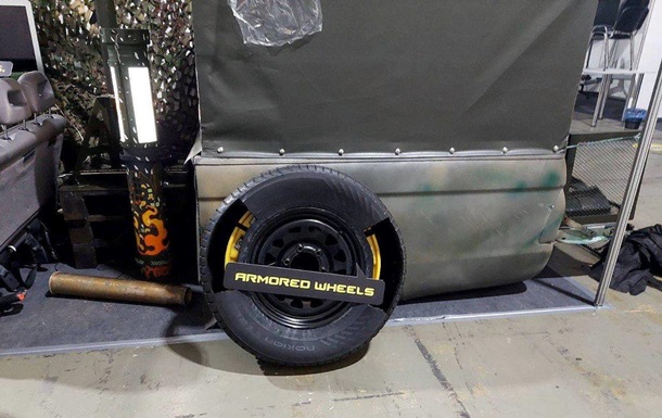 В Украине тестируют  бронированные колеса  для боевых пикапов