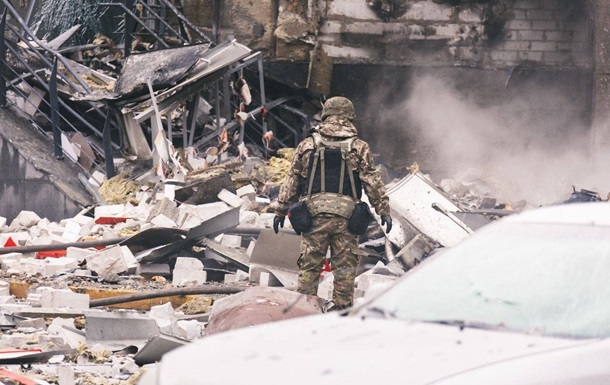 Кількість жертв ракетного удару у Дніпрі зросла