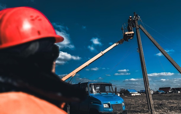 Энергетики стабилизируют работу сетей после атаки на Киевщину