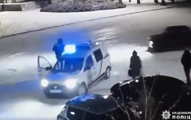 На Київщині п яний водій наїхав на поліцейського