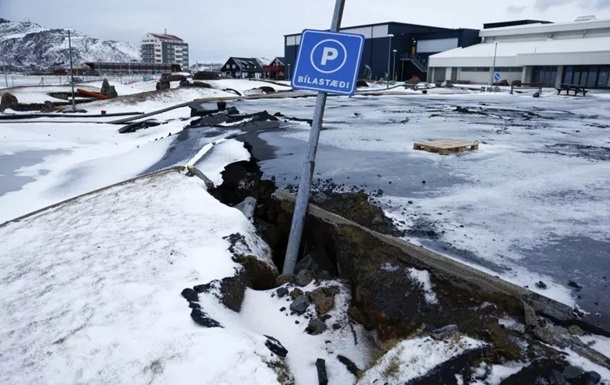  Пропал без вести : в Исландии мужчина провалился в трещину в земле