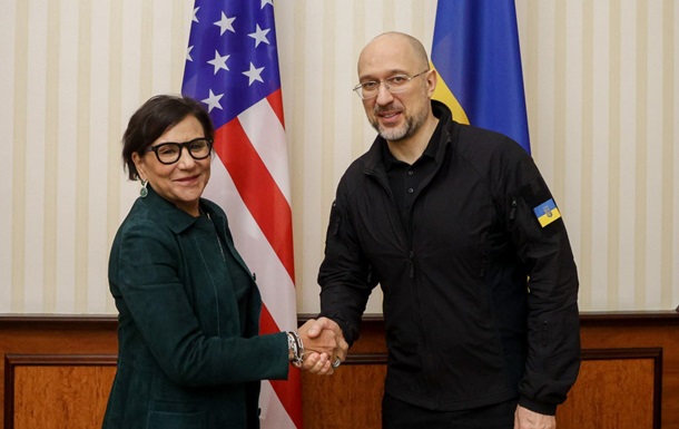 До Києва прибула спецпредставник США з економічного відновлення України 