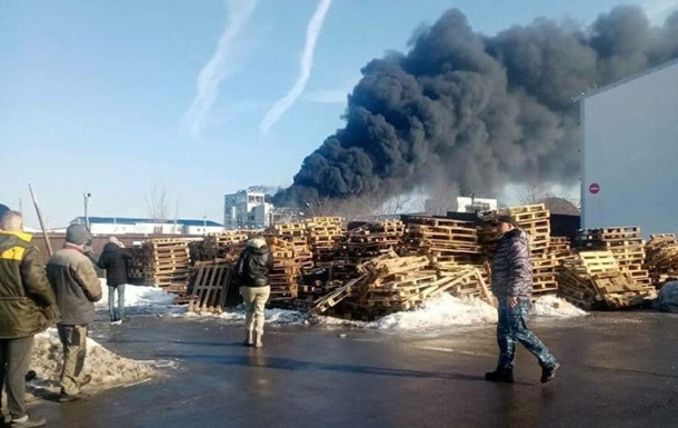 З явилося відео з моментом вибуху на заводі в РФ