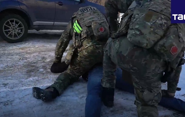 ФСБ задержала россиянина,  готовившего покушение на военных  в Хабаровске
