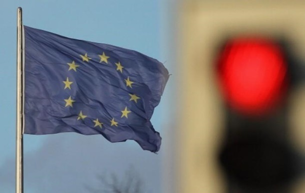ЕС обсуждает новые санкции против РФ - Bloomberg