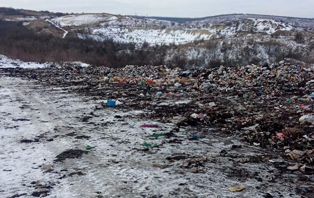 У  ДНР  на сміттєзвалищі знайшли гуманітарку для окупантів - ЗМІ