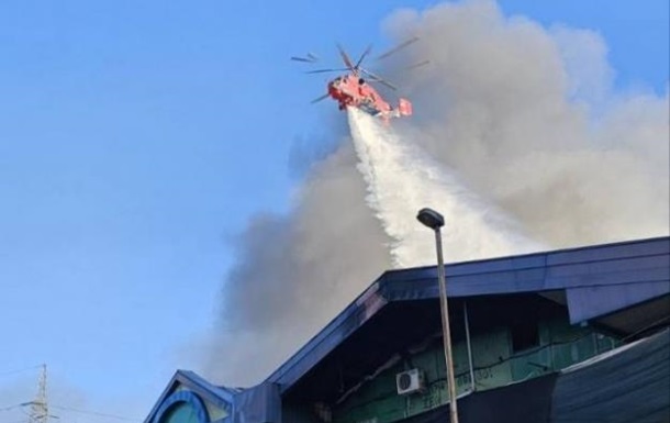 Торговый центр в Белграде охватил масштабный пожар