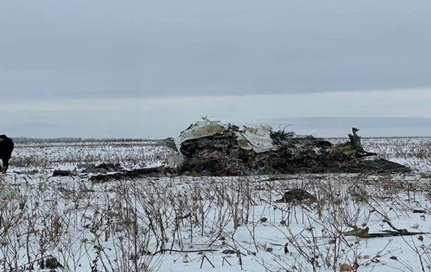 СБУ начала расследовать падение Ил-76 в России