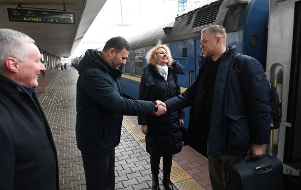 Глава МИД Литвы прибыл в Киев