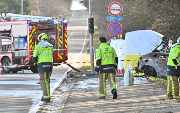 В Бельгии самолет столкнулся с автомобилем, погибли люди