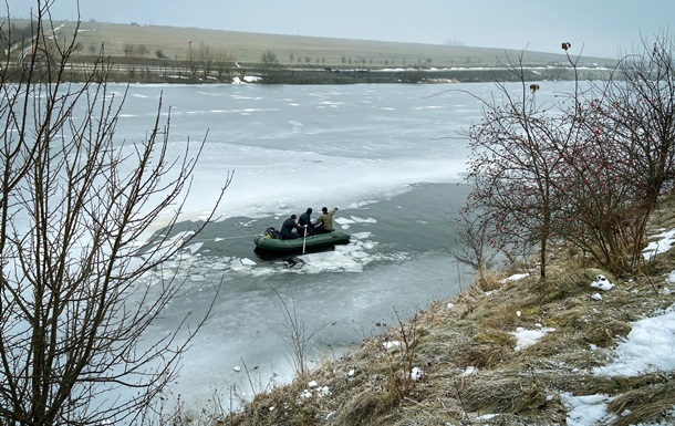 В Тернопольской области трое детей провалились под лед и погибли