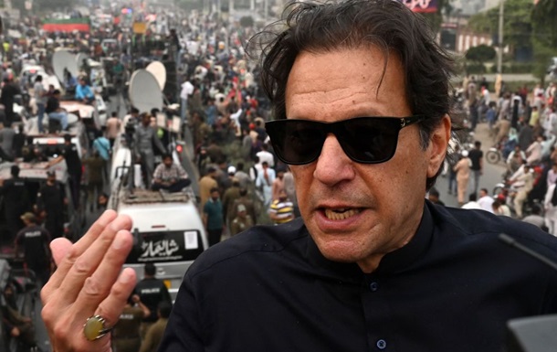Экс-премьеру Пакистана объявили второй за два дня приговор