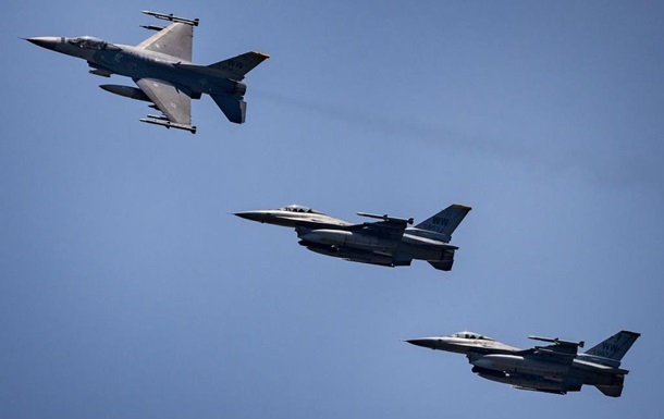 В ВСУ ожидают F-16 с ракетами на 300-500 км