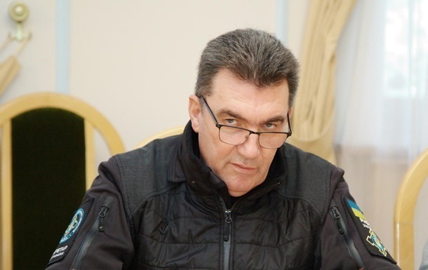 Данилов прокомментировал возможную отставку Залужного